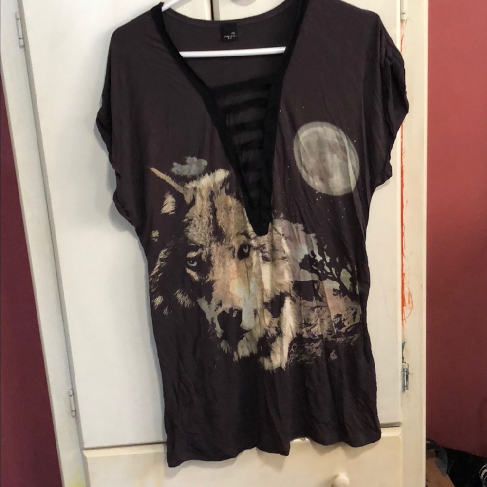 Dress/shirt wolf image